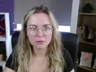 ZoeyFancy's Live Sex Cam Show