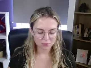 ZoeyFancy's Live Sex Cam Show