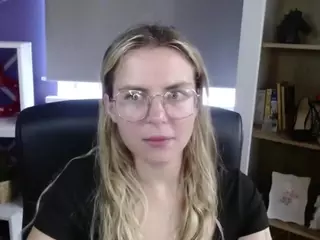 ZoeyFancy's Live Sex Cam Show