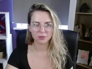 ZoeyFancy's Live Sex Cam Show