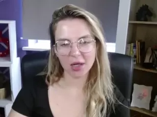 ZoeyFancy's Live Sex Cam Show