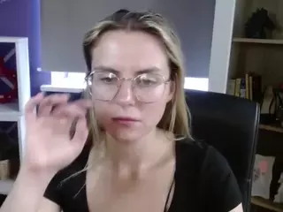 ZoeyFancy's Live Sex Cam Show