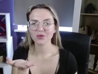 ZoeyFancy's Live Sex Cam Show