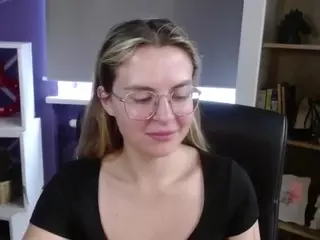 ZoeyFancy's Live Sex Cam Show