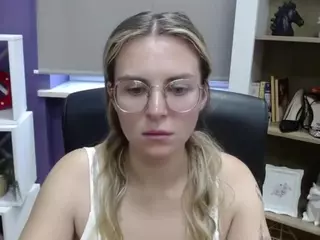 ZoeyFancy's Live Sex Cam Show