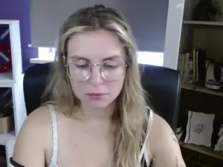 ZoeyFancy's Live Sex Cam Show