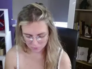 ZoeyFancy's Live Sex Cam Show