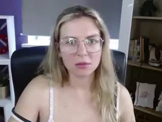 ZoeyFancy's Live Sex Cam Show