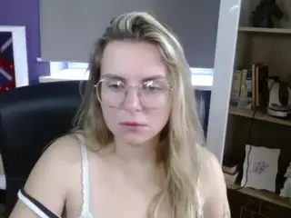 ZoeyFancy's Live Sex Cam Show
