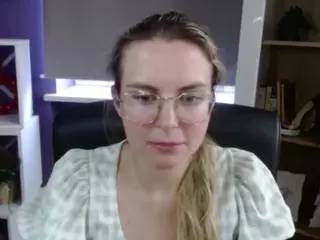 ZoeyFancy's Live Sex Cam Show