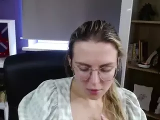 ZoeyFancy's Live Sex Cam Show