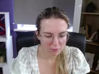 ZoeyFancy's Live Sex Cam Show