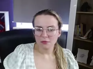 ZoeyFancy's Live Sex Cam Show
