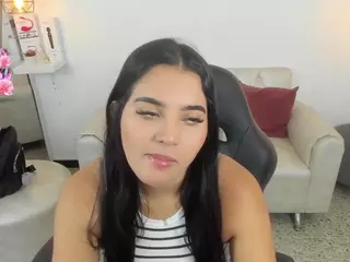 alondra-saenz's Live Sex Cam Show