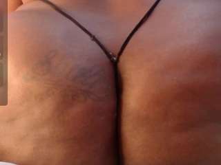 Tasha nude and sexy before cam for live chat