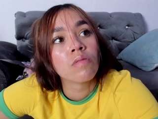 krisleen18 live cam profile