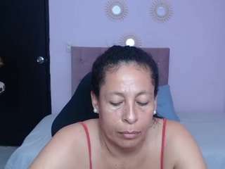 le modèle martina-miilf est en webcam porno dans un show sur le site camsoda, il possède les tags suivants: anal toys,joi,toys,tattoos,spank,smoking,shower,shaved-pussy,pussy,pov,middle aged,mature,ass,lovense,fingers,fetish,feet,drinking,dildo,cum