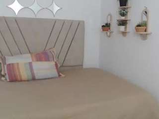 martina-miilf live cam profile