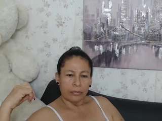 Ce modèle est en direct maintenant. martina-miilf
