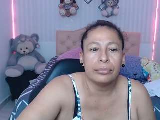 martina-miilf live webcam show