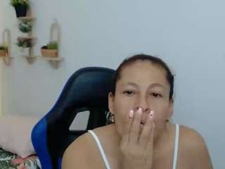 martina-miilf live cam preview