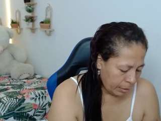 martina-miilf live cam preview