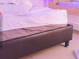 Live Sex Chat with niickypurple (@niickypurple)