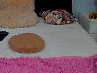 le modèle anysareyes est en webcam porno dans un show sur le site camsoda, il possède les tags suivants: anal toys,spank,lingerie,lovense,lush,naked,natural,orgasm,pov,pussy,sexy,squirt,ass,squirter,strip,striptease,tattoos,tease,teen 18,toys