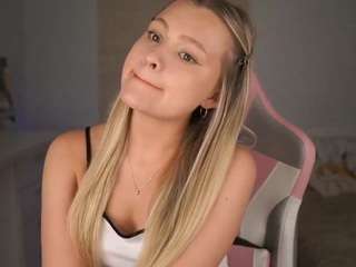 ellyary Live Webcam on CamSoda