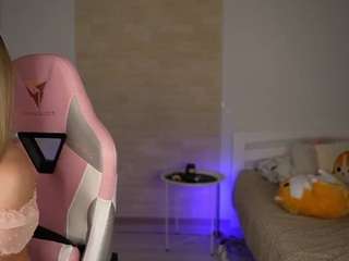 ellyary Live Webcam on CamSoda