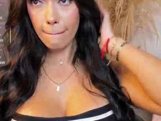 emma-andreew1 Live Webcam on CamSoda
