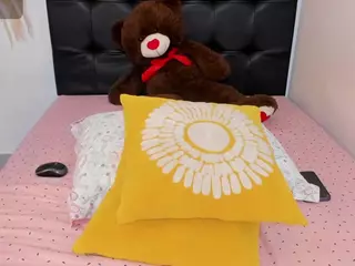 Emma-andreew1's Live Sex Cam Show