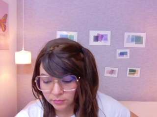 sally-harper Live Webcam on CamSoda