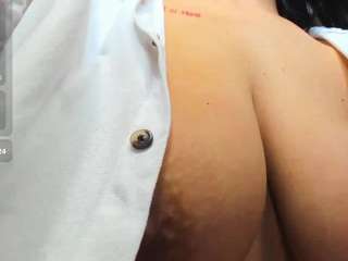 awesome-jolie Live Webcam on CamSoda