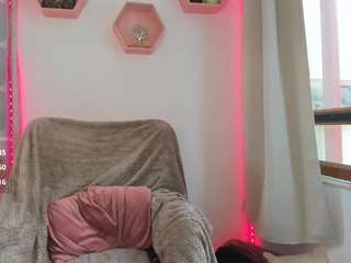 awesome-jolie Live Webcam on CamSoda