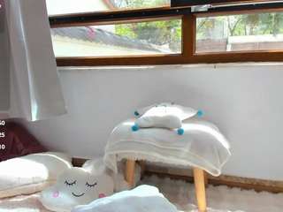 awesome-jolie's CamSoda show and profile