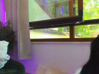 awesome-jolie's live room