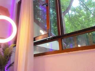 awesome-jolie