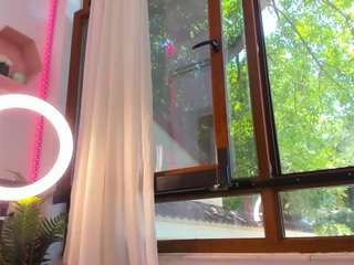 awesome-jolie live webcam show