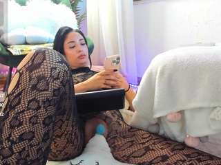 awesome-jolie live webcam show