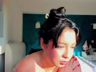 awesome-jolie's Live Sex Cam Show