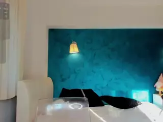 awesome-jolie's Live Sex Cam Show