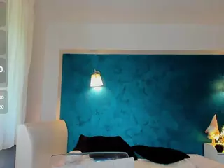 awesome-jolie's Live Sex Cam Show