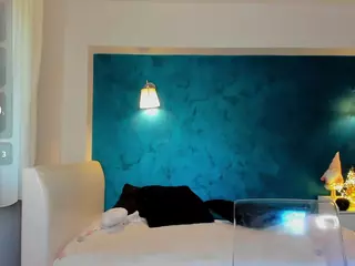 awesome-jolie's Live Sex Cam Show