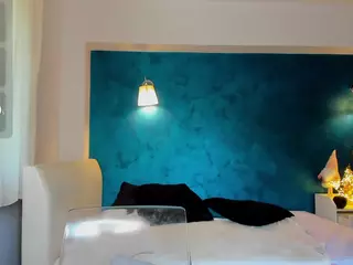 awesome-jolie's Live Sex Cam Show