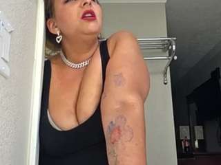 thicknastyslutca... Live Webcam on CamSoda
