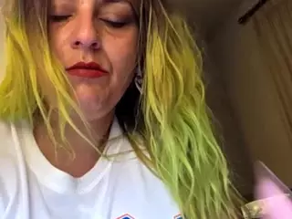 ChanelChutneyHornyBBWhore's Live Sex Cam Show