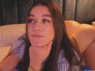 arianna-suarezz Live Webcam on CamSoda