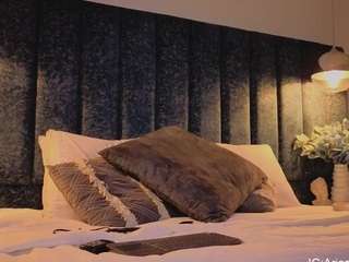 arianna-suarezz webcam