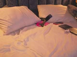 arianna-suarezz live cam profile